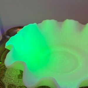 Fenton glower!! Persian Medallion design 💚